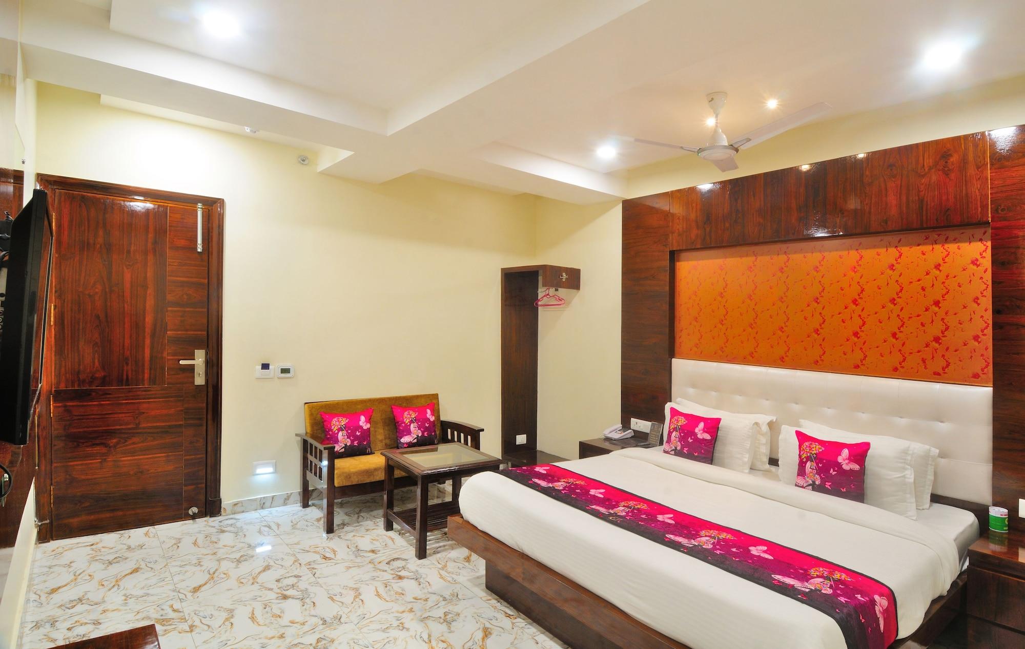 Staybook-Jyoti Mahal A Heritage Hotel Ню Делхи Екстериор снимка