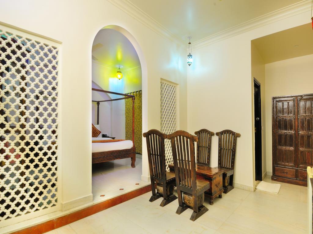 Staybook-Jyoti Mahal A Heritage Hotel Ню Делхи Екстериор снимка